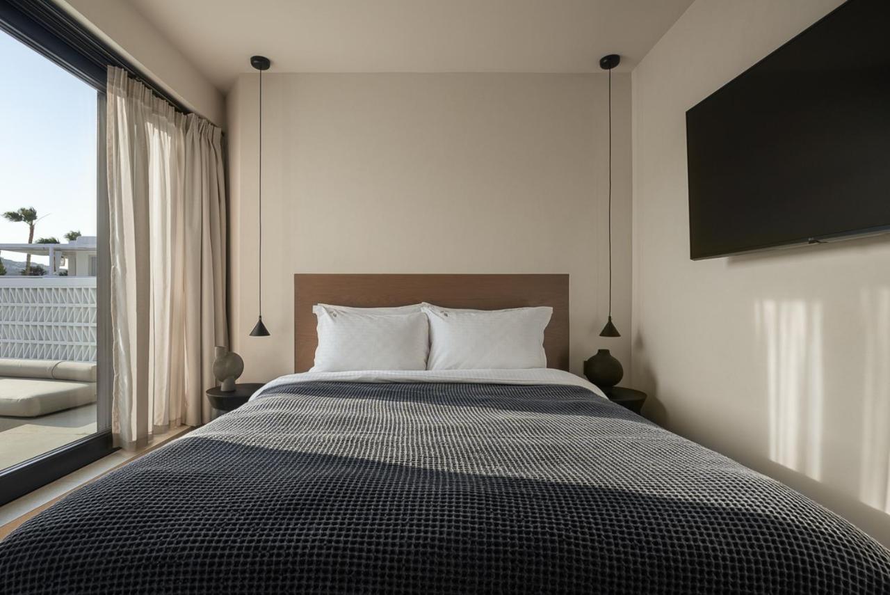 Cubic Mykonos Seafront Design Suites Ornos  Bagian luar foto