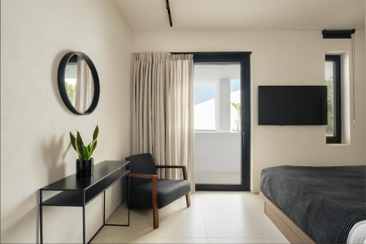 Cubic Mykonos Seafront Design Suites Ornos  Bagian luar foto