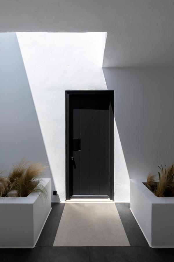 Cubic Mykonos Seafront Design Suites Ornos  Bagian luar foto